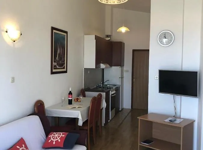Apartments With A Parking Space Mandre, Pag - 12409 *