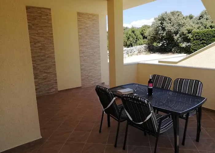 Апартаменты Apartments With A Parking Space Mandre, Pag - 12409 Колан