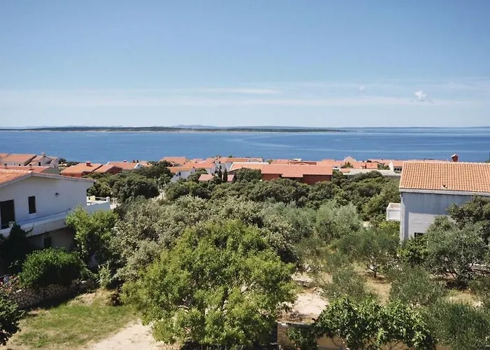 Apartments With A Parking Space Mandre, Pag - 12409 * Колан