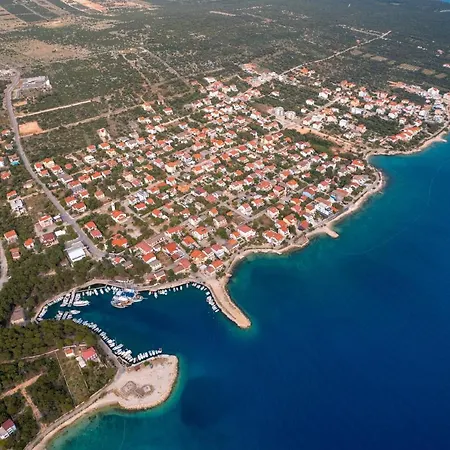 With A Parking Space Mandre, Pag - 12409 アパート *