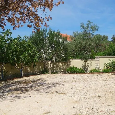 With A Parking Space Mandre, Pag - 12409