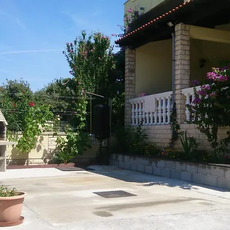 With A Parking Space Mandre, Pag - 12409 Appartement