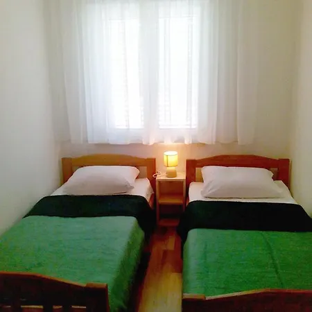 With A Parking Space Mandre, Pag - 12409 Apartamento