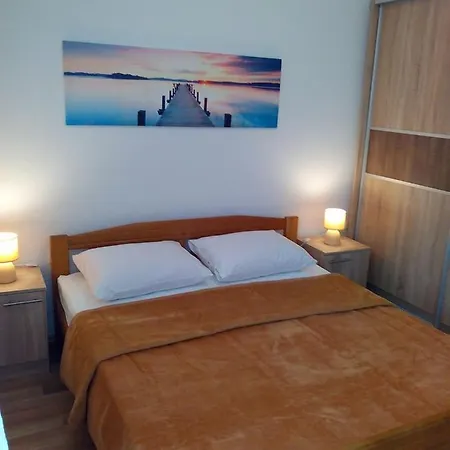 Apartman Apartments With A Parking Space Mandre, Pag - 12409 *