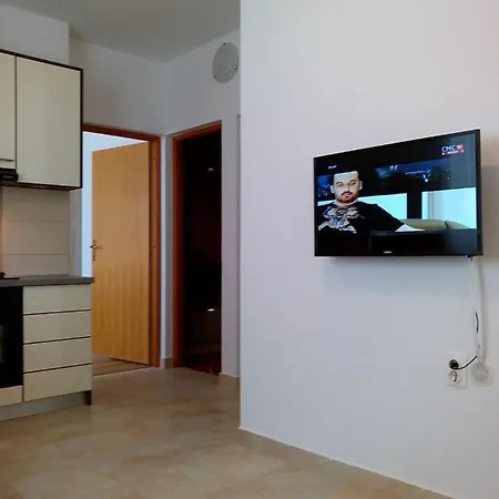 Apartamento With A Parking Space Mandre, Pag - 12409 *