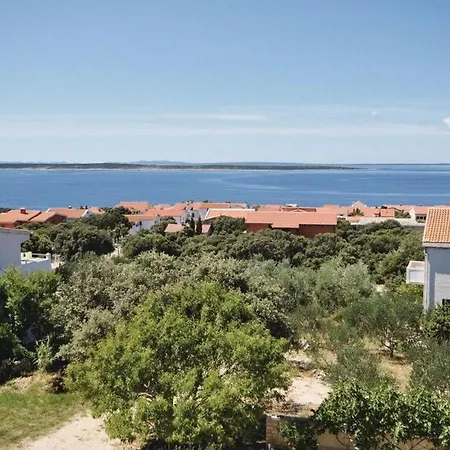 Apartments With A Parking Space Mandre, Pag - 12409 * Kolan