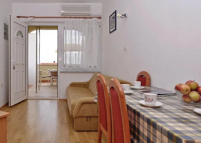 With A Parking Space Mandre, Pag - 12409